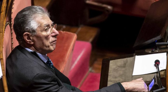 Bossi “Salvini sbaglia, il nazionalismo fa perdere la Lega”