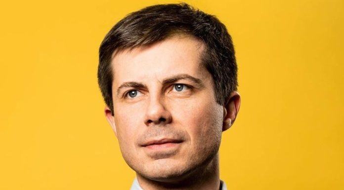 Usa, Pete Buttigieg in testa nelle primarie Dem in Iowa