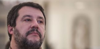 Salvini “Chiudere tutto quello che non è strategico”