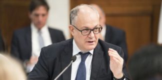 Gualtieri “Eurogruppo il primo tempo, ora vincere la partita”