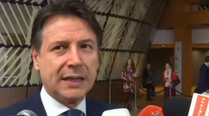 Governo, Conte “Sarebbe improprio se cercassi altre maggioranze”