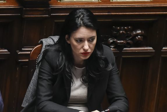 Coronavirus, Azzolina “Nessun rischio di perdere l’anno scolastico”