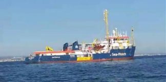 A Messina la nave Sea Watch con 194 immigrati a bordo