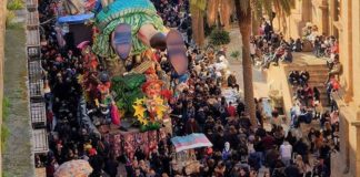 Carnevale di Sciacca, bimbo muore cadendo da un carro
