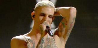 Sanremo, Fiorello si veste da prete e Lauro si denuda