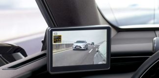 Lexus ES, specchietti retrovisori esterni virtuali