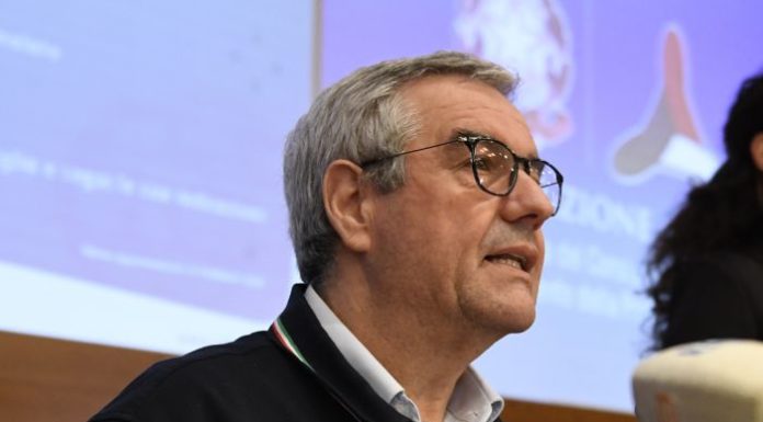 Positivi salgono a 2.706, 107 le vittime