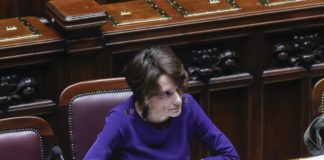 Coronavirus, Bonetti “Ipotesi voucher per baby sitter”