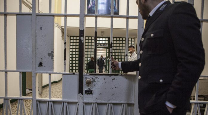 Coronavirus, rivolta al carcere di Foggia con una ventina di evasi