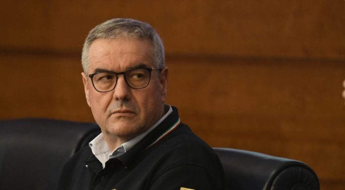 Coronavirus: 10.590 positivi, 827 decessi e 1045 guariti in Italia