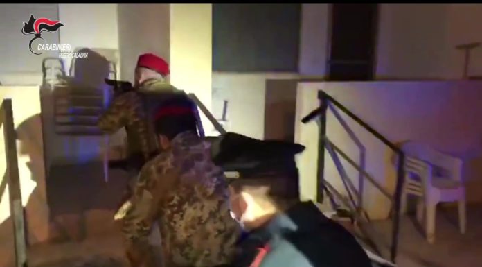 Arrestato latitante di ‘Ndrangheta, tradito da sigaretta alla finestra