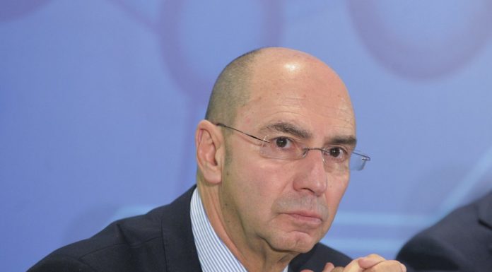 Coronavirus, Roche cede gratis il farmaco che aiuta gli intubati