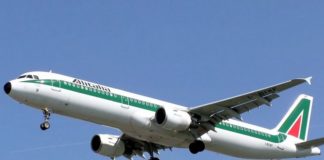 Coronavirus, per i passeggeri Alitalia uso obbligatorio delle mascherine