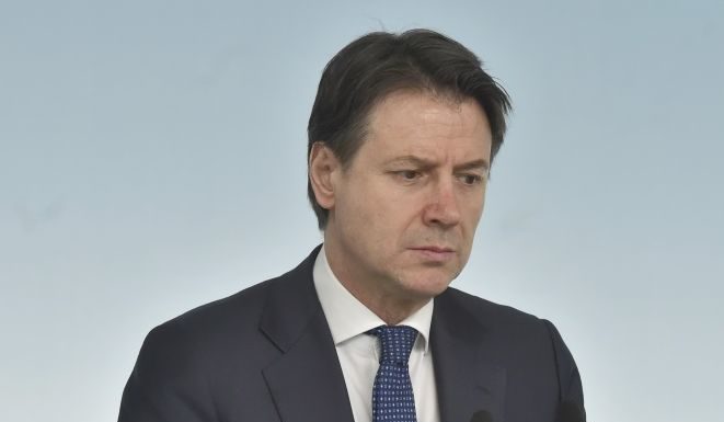 Coronavirus, Conte “L’Italia canta, uniti ce la faremo”