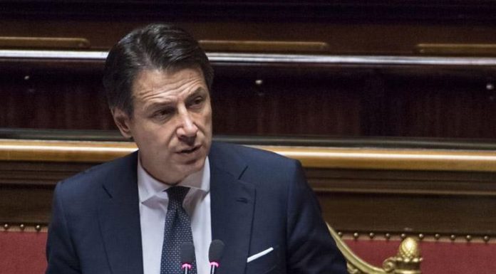 Conte firma Dpcm, stop attivita’ non essenziali e spostamenti tra comuni