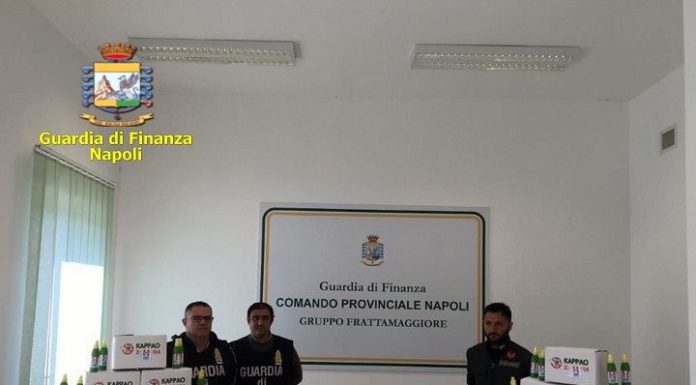 Coronavirus, fabbrica igienizzante per mani sequestrata nel napoletano