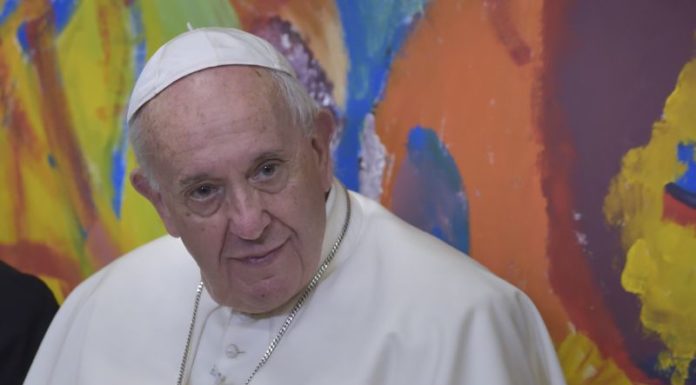 Coronavirus, Papa “Gente ha fame, si incomincia a vedere il dopo”
