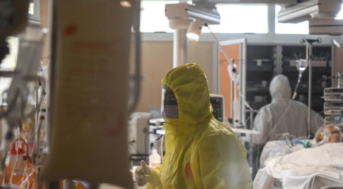 Coronavirus, da AstraZeneca 2 mln per dispositivi e mezzi sanitari