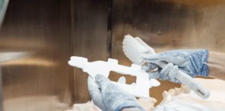 Mercedes-Benz offre supporto per produzione apparecchiature mediche