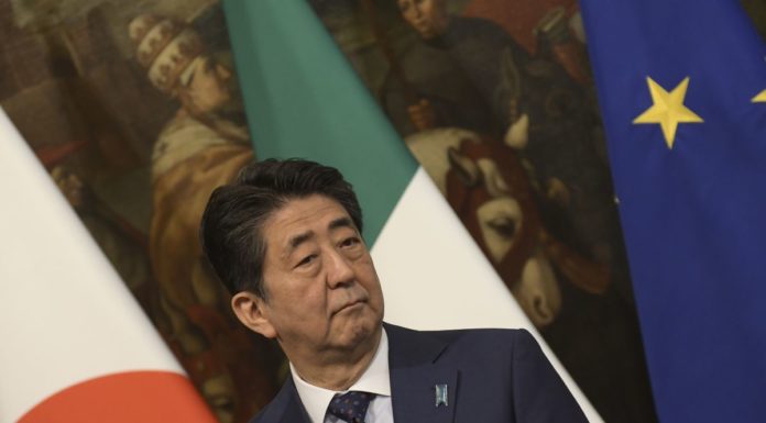 Il premier giapponese Abe apre al rinvio dei Giochi di Tokyo