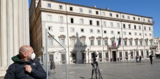 Nuovo appello del governo “Uscire solo se necessario”