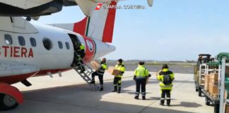 Coronavirus, aereo Guardia Costiera consegna mascherine