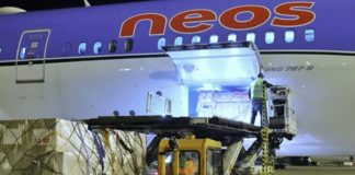 Atterrato volo umanitario Neos con 25 tonnellate di aiuti dalla Cina