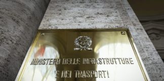 Coronavirus, sospesi collegamenti con la Sicilia