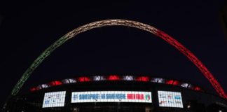 Inghilterra-Italia, tricolore illumina arco Wembley