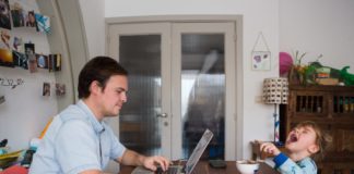 Quattro famiglie su dieci al Sud non hanno pc o tablet
