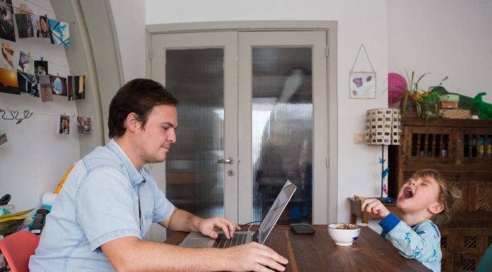 Quattro famiglie su dieci al Sud non hanno pc o tablet