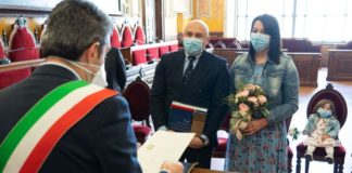 Pizzarotti sposa a Parma due medici del reparto Covid-19