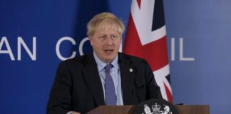 Il premier britannico Johnson uscito dalla terapia intensiva