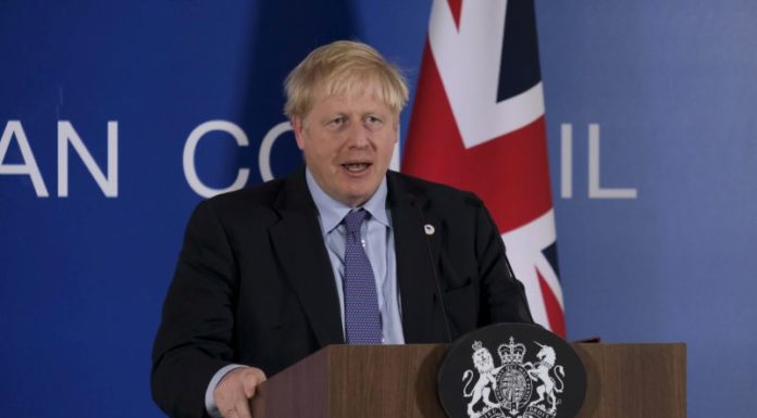 Il premier britannico Johnson uscito dalla terapia intensiva
