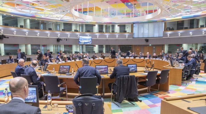 L’Eurogruppo trova l’accordo, aiuti fino a mille miliardi