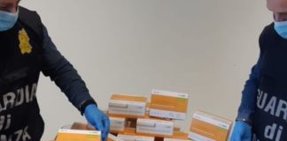 Coronavirus, a Torino sequestrate 400.000 mascherine illegali