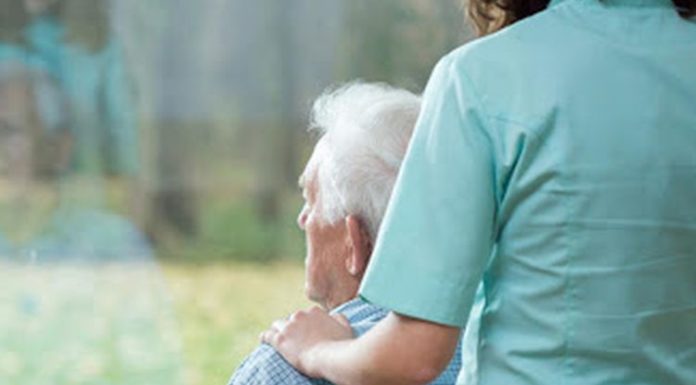 Coronavirus, Assindatcolf “Linee guida dpi anche per colf e badanti”