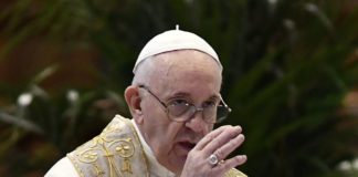 Papa “Ora momento di prudenza e obbedienza”