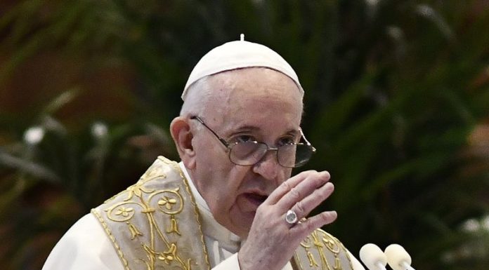 Papa “Ora momento di prudenza e obbedienza”