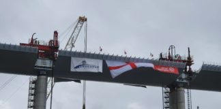 Genova ha di nuovo il suo ponte, completato il varo