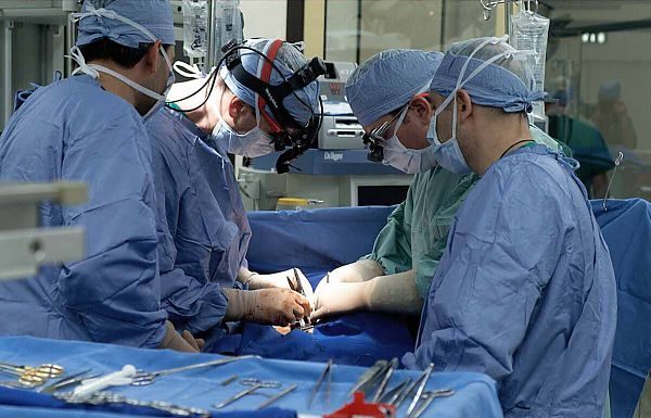 Coronavirus, all’Ismett eseguiti cinque trapianti in contemporanea