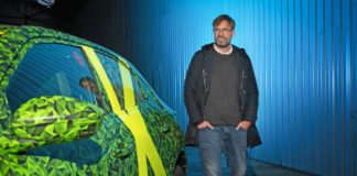 Jürgen klopp ha già guidato il nuovo Opel Mokka