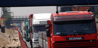 A marzo traffico mezzi pesanti in calo sulla rete