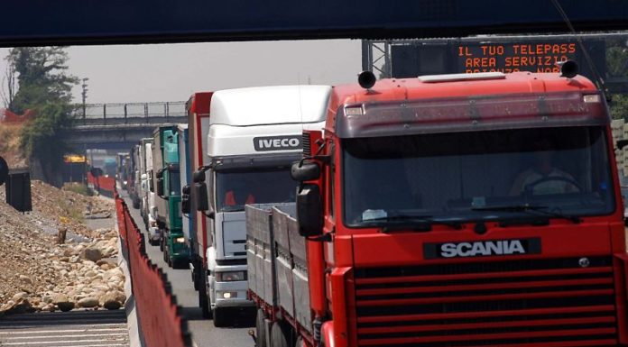 A marzo traffico mezzi pesanti in calo sulla rete