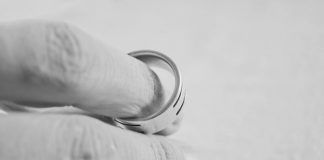 Divorzio senza figli: l’assegno di mantenimento spetta? divorzio senza figli