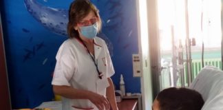 Uova pasquali, mascherine e fiori donati al Gaslini di Genova