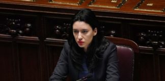 Scuola, Azzolina “Tra le opzioni meta’ studenti in classe e meta’ online”