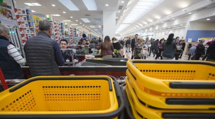 A marzo in netto calo le vendite al dettaglio