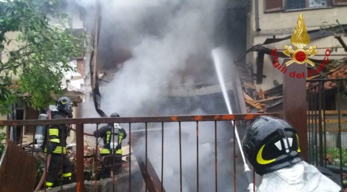 Esplosione in una villetta in provincia di Como, morto 21enne