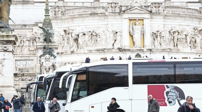 Bus Turistici “Settore in rivolta, pronti allo sciopero fiscale”